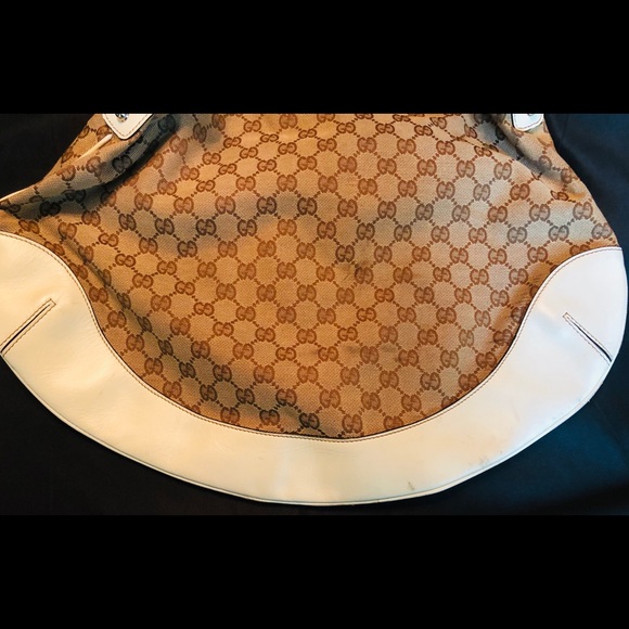 KWN Consignment: Vintage Gucci Hobo purse - Picture 3 of 8